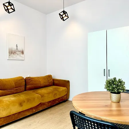 Apartament 21 *