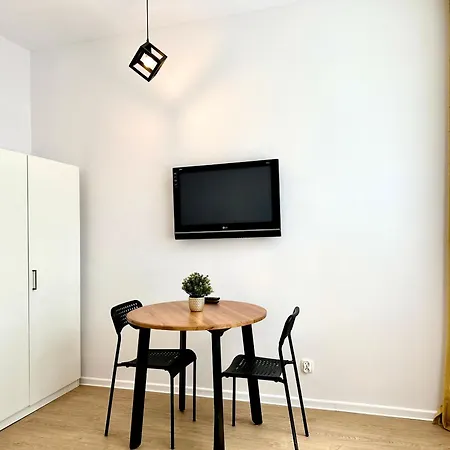 Apartment 21