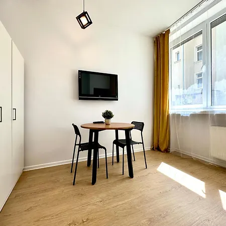 Apartment 21